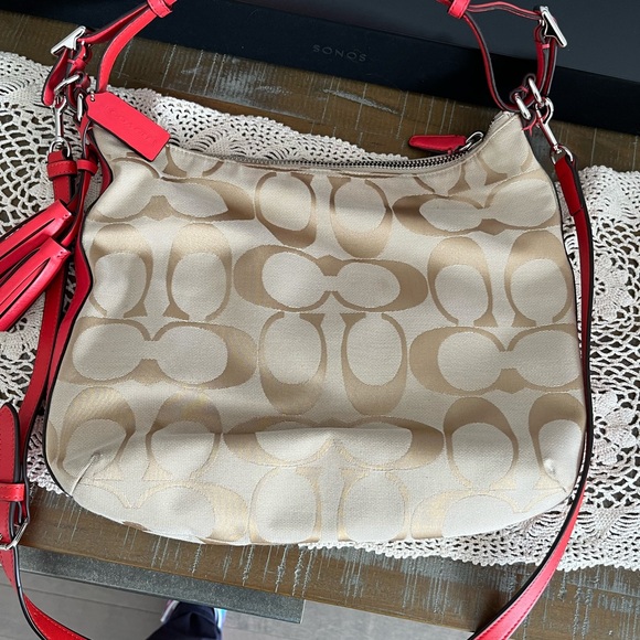 Coach crossbody hobo style purse - Picture 3 of 11